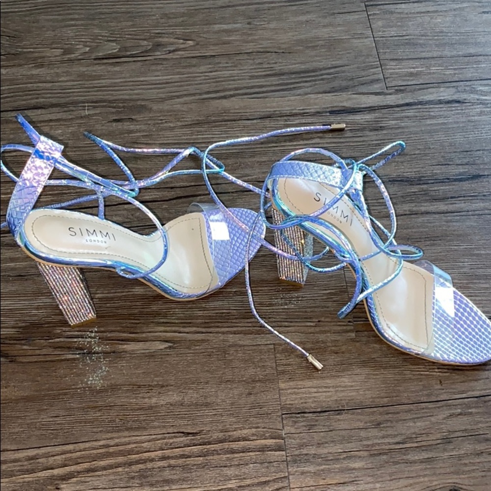 Holographic heels